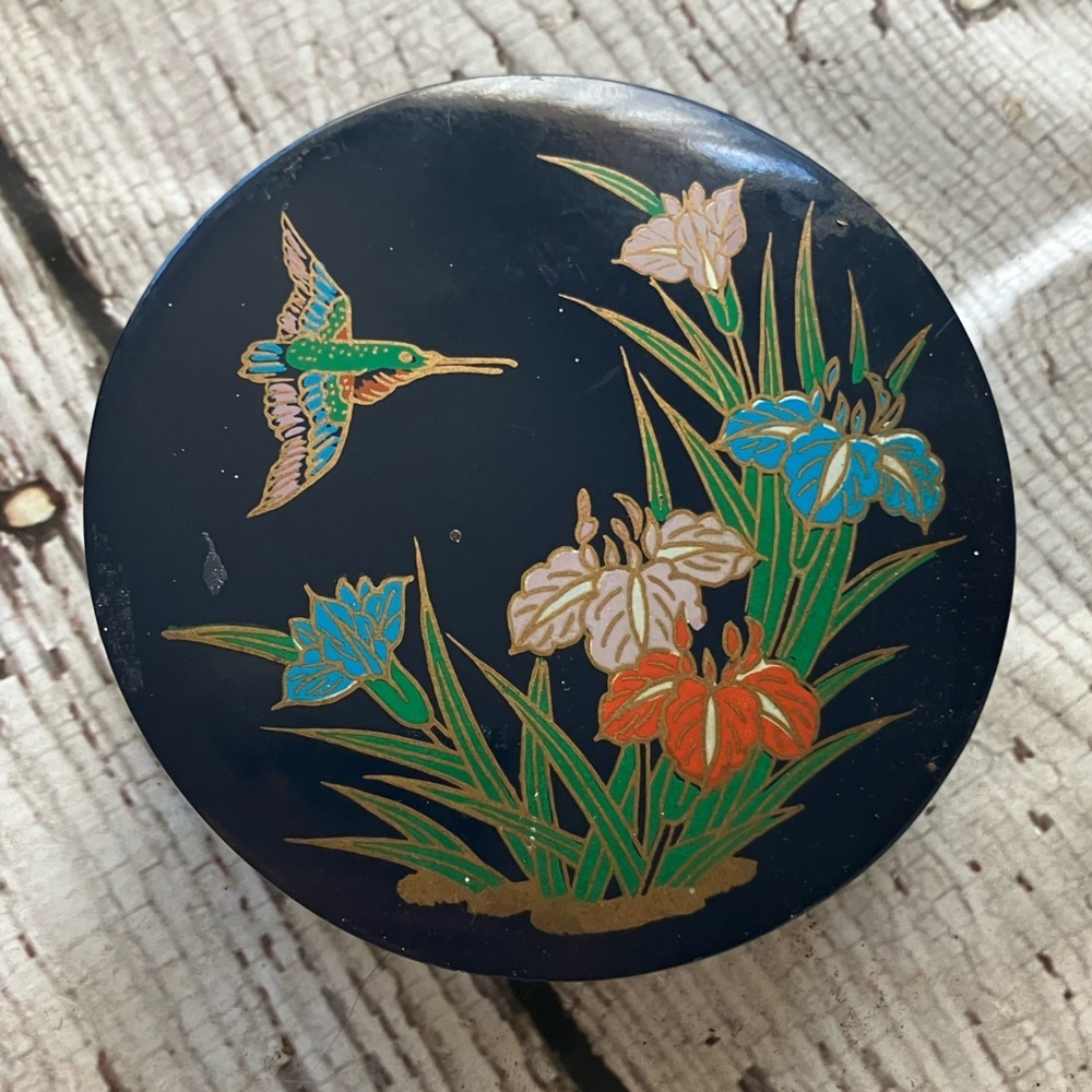 Vintage Pier 1 Asian Trinket Container Round with Lid Hummingbird/ Flowers EUC